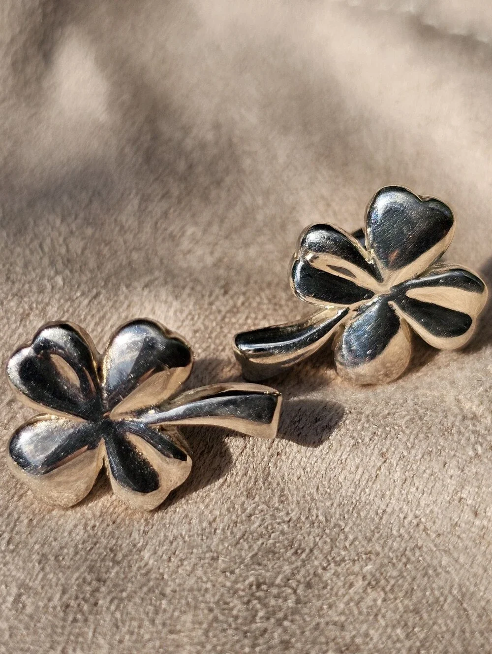CHANEL FOUR LEAF CLOVER STUD EARRINGS